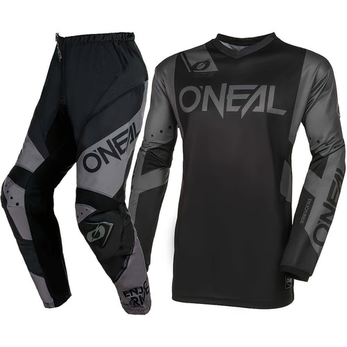 Ensemble O'Neal Racewear 2024.