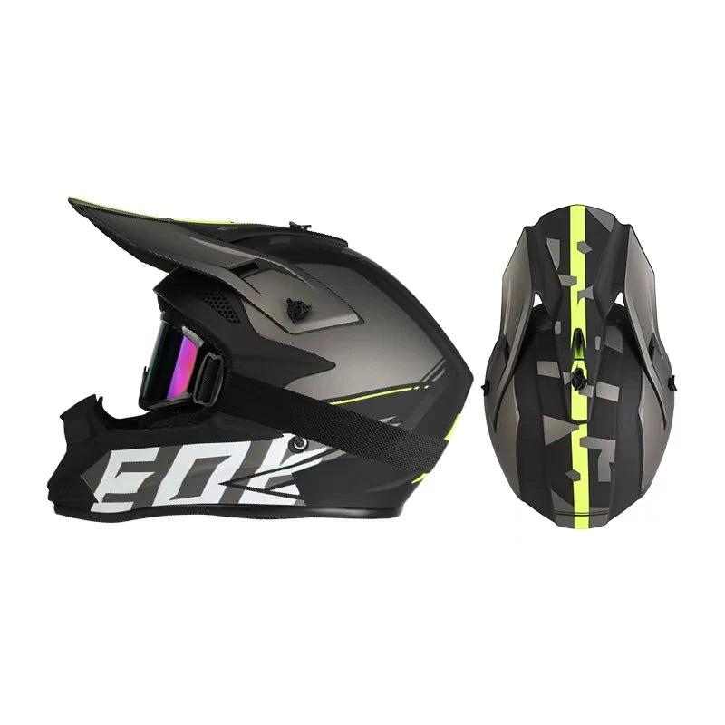 Casque de moto tout-terrain.